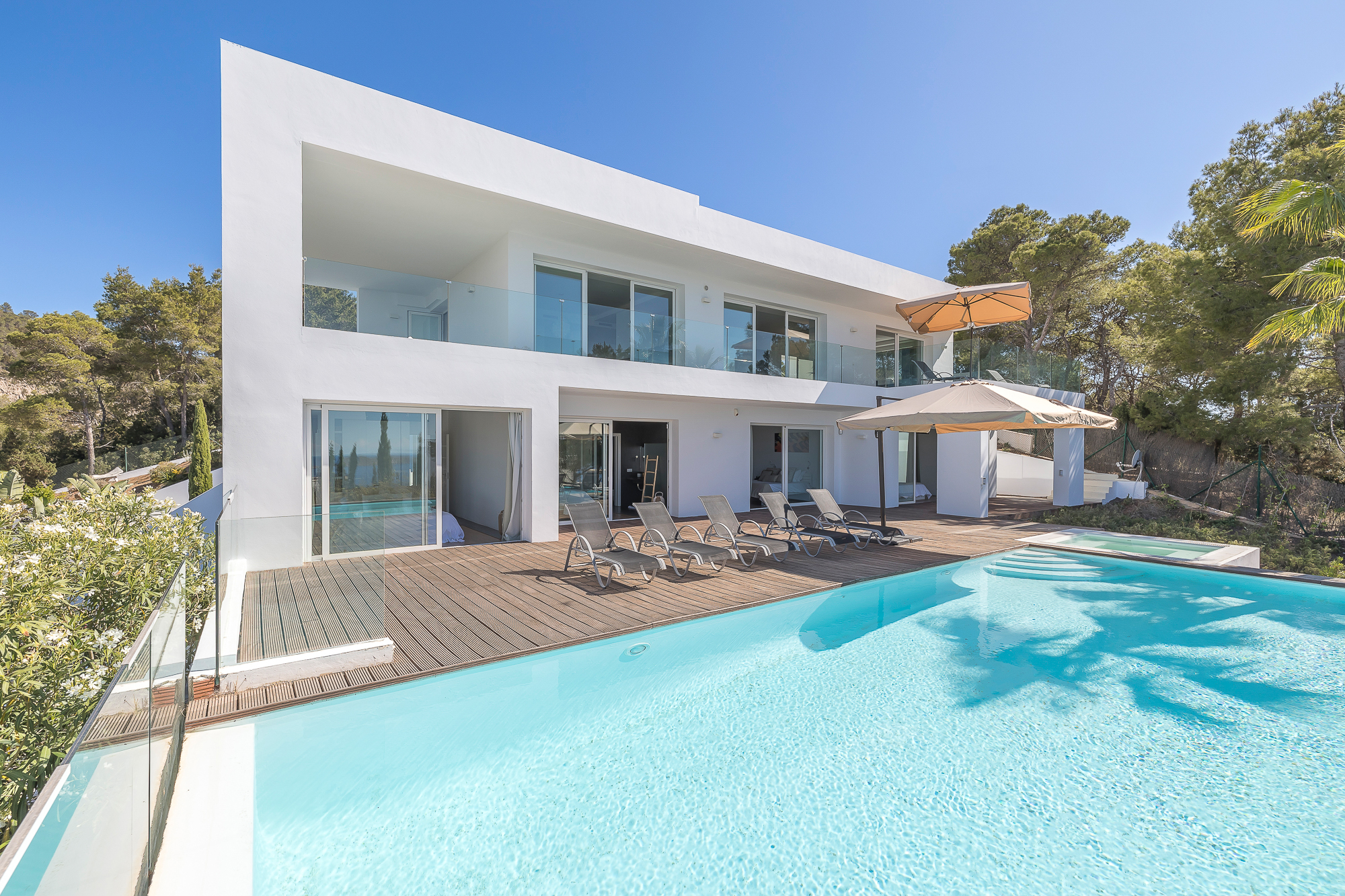 Resa Estates villa te koop sale Ibiza tourist license vergunning modern main house .jpg